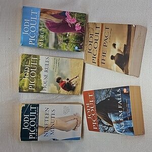 Jodi Picoult Novels Book Bundle